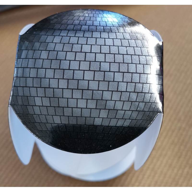 6 Ronds de serviettes, argent, papier cartonné. 6 Ronds de serviettes, argent, papier cartonné.