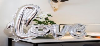 1 palloncino "Love" argento metallizzato 1 mx 67,6 cm