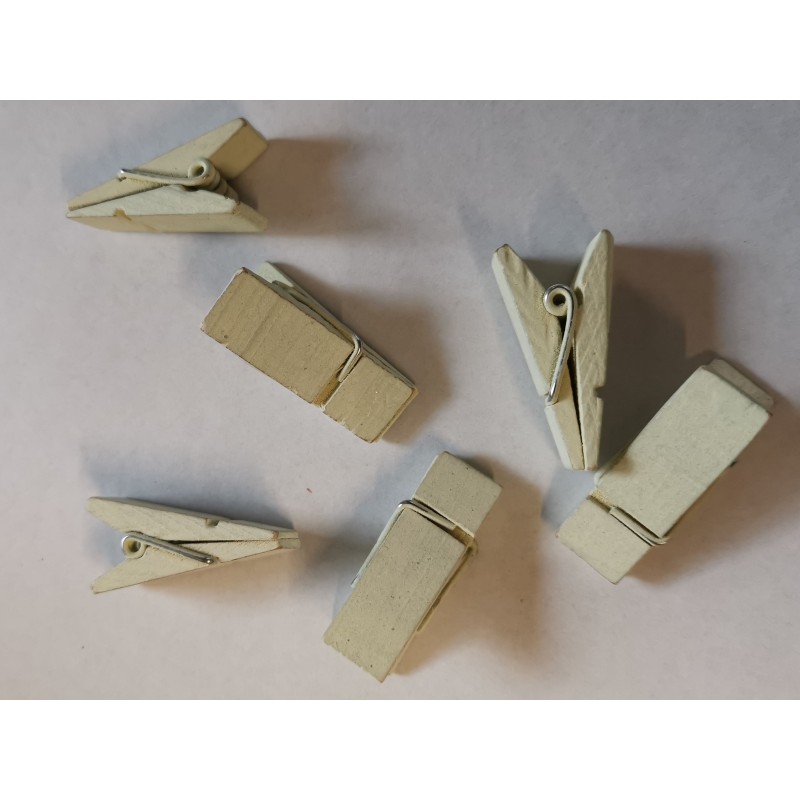 12 Pinces pyramide, ivoire, 3.5 x 1.2 cm 12 Pinces pyramide, ivoire, 3.5 x 1.2 cm