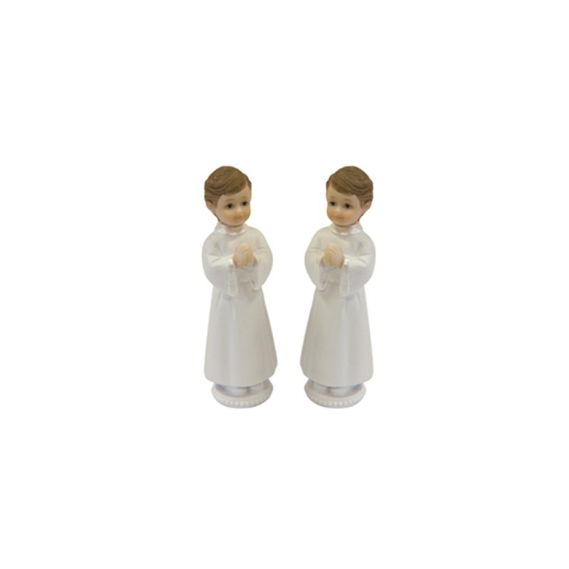 2 kommunikativer stehender Knabe