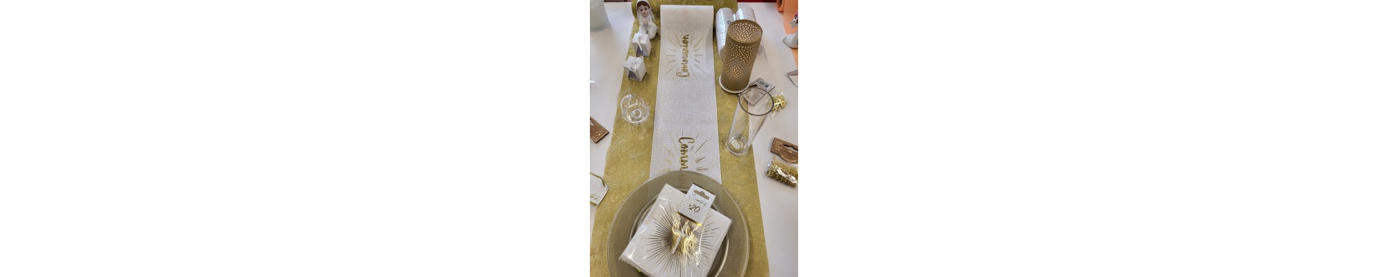 Catégorie 1er communion - Partytime : Rouleau de nappe Dunicel  1,18 x 25 m, blanc , 10 Motifs croix, argent , 10 Motif calic...